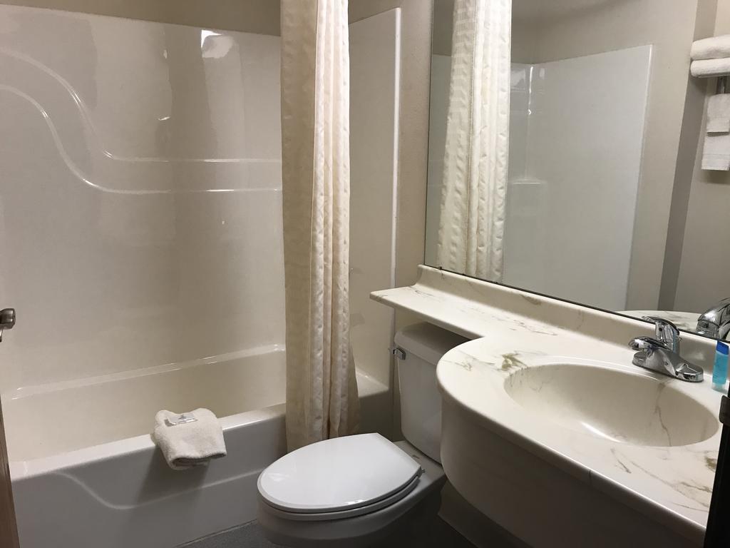 Monroe Heights Гроув Сити Екстериор снимка